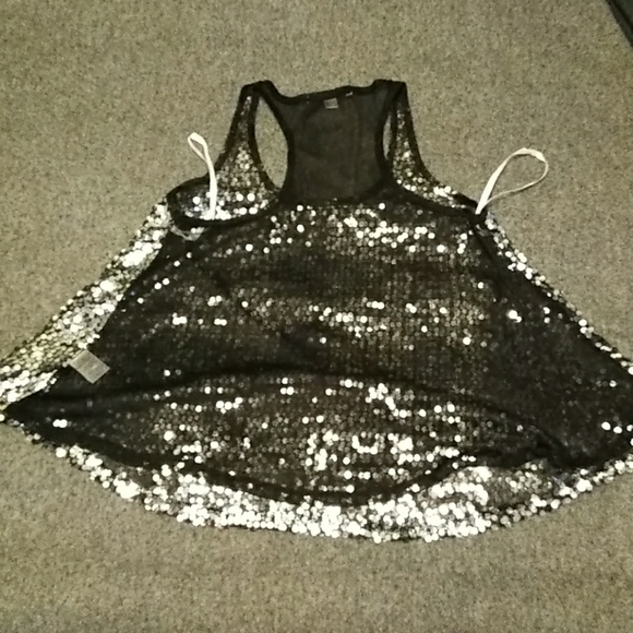 Tops - Picture 4 of 4